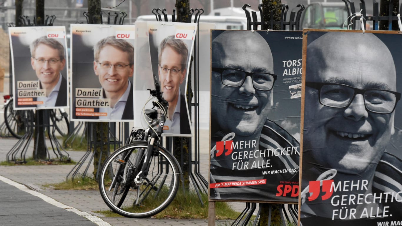 Wahlplakate mit den Spitzenkandidaten Daniel Günther (CDU) und Torsten Albig (SPD).