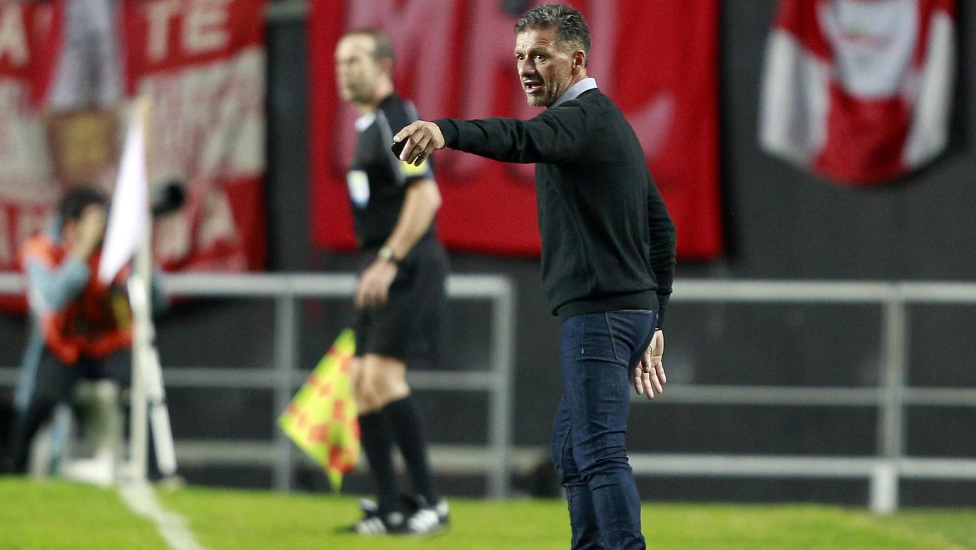 Nelson Vivas ist seit Dezember 2015 Trainer von Estudiantes.