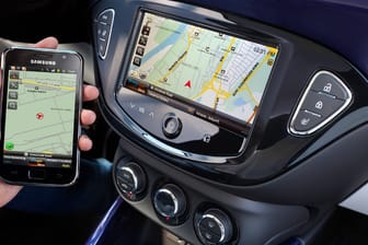 Smartphone-App im Auto.
