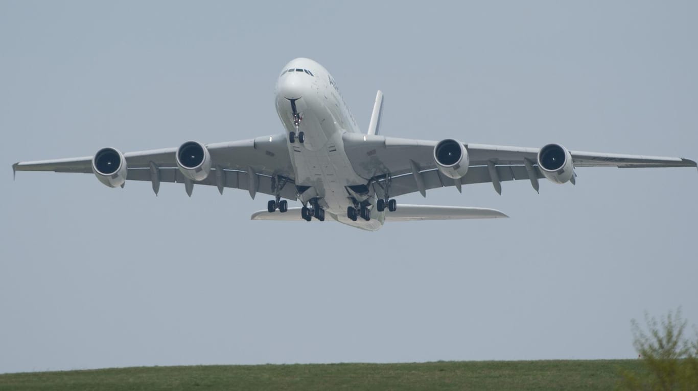 Ein A380 kann gefährliche Turbulenzen in der Luft verursachen.
