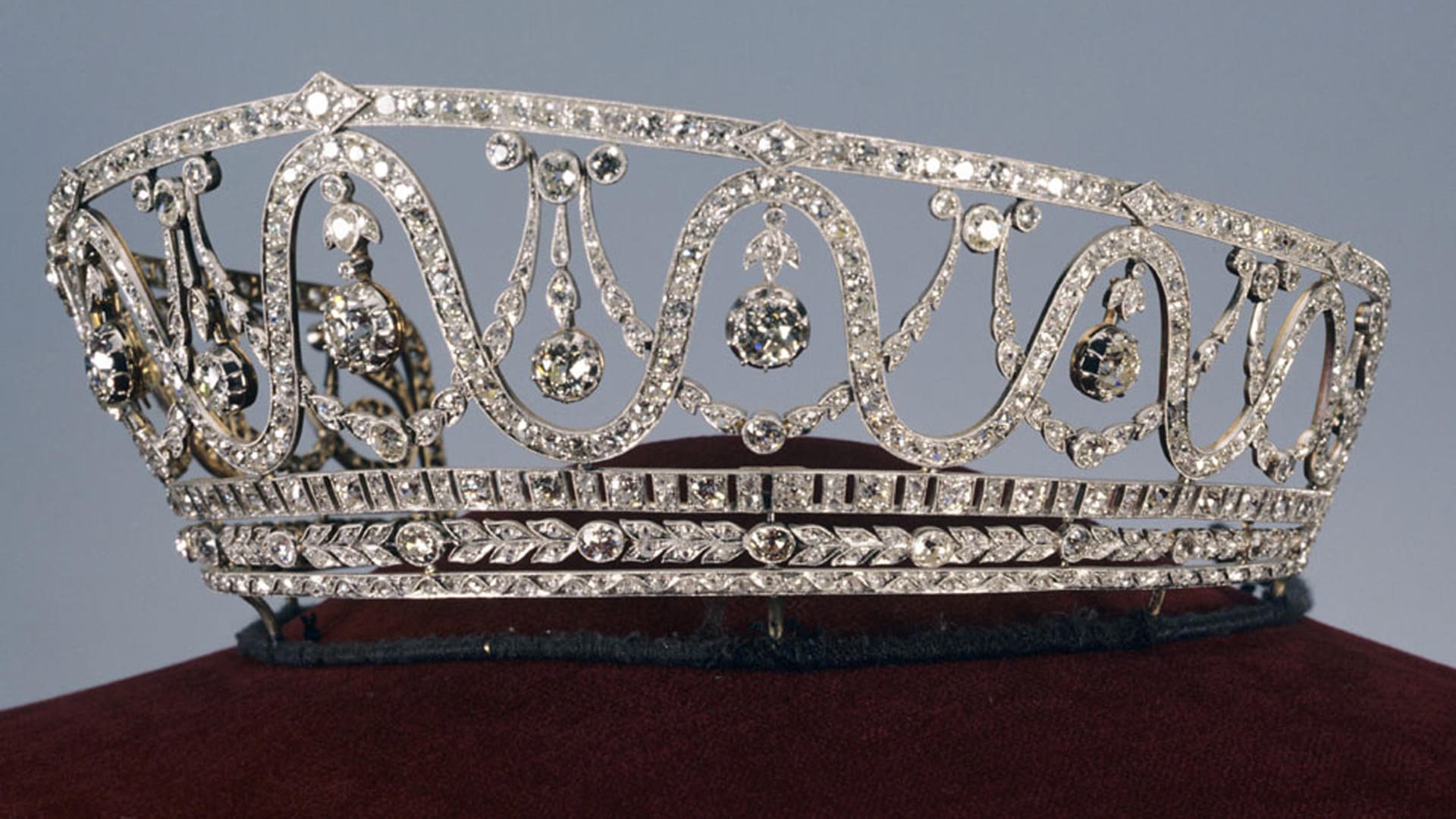 Das Diadem aus Gold, Platin und 367 Brillanten gehörte der Großherzogin Hilda. Das Diadem aus Gold, Platin und 367 Brillanten gehörte der Großherzogin Hilda.