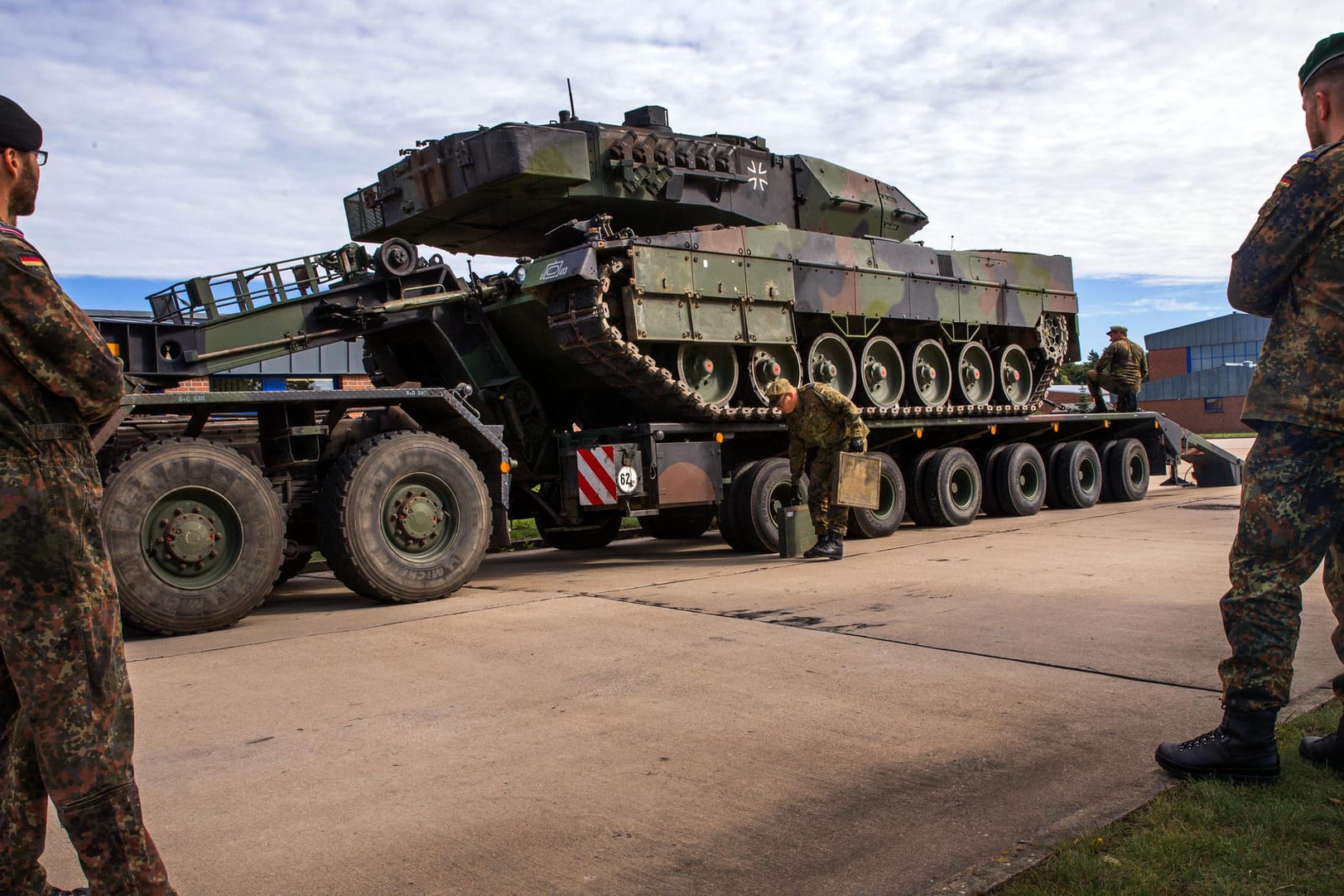 Leyen kauft Recycling-Panzer für 760 Millionen