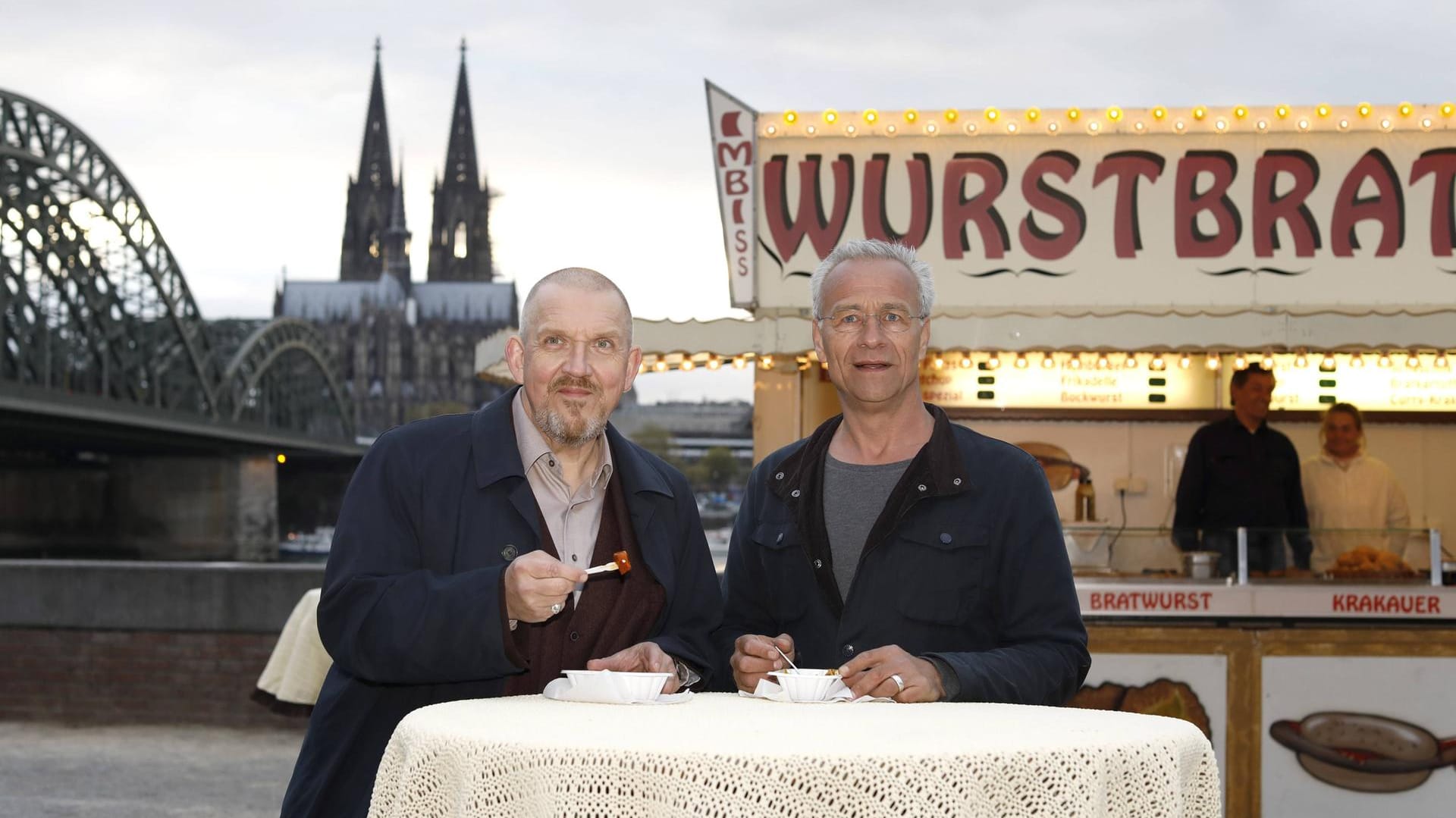 Dietmar Bär und Klaus J. Behrendt beim Fototermin am Set des ARD Krimis Tatort