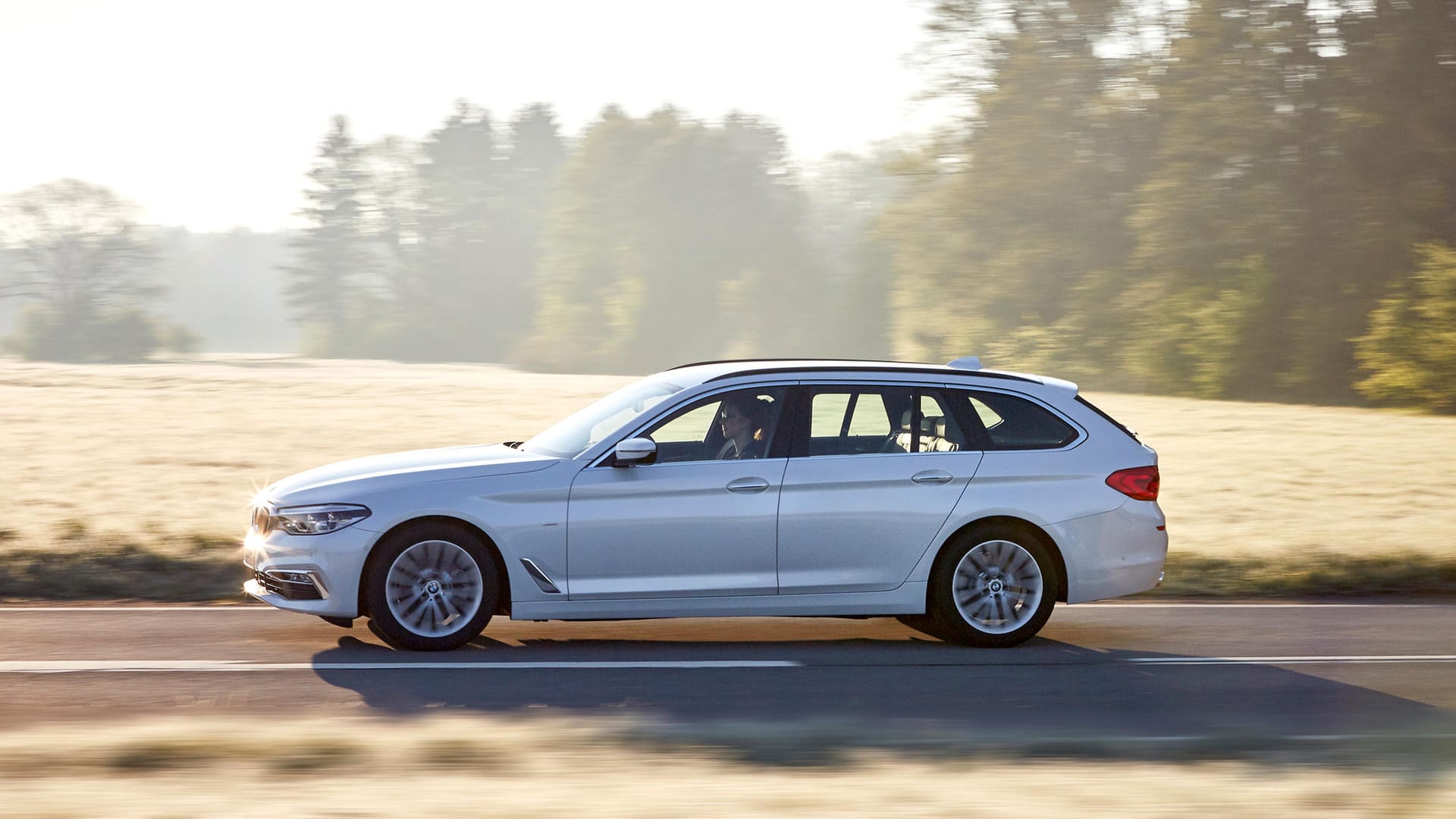 Neuer BMW 5er kommt im Juni auch als Kombi Neuer BMW 5er kommt im Juni auch als Kombi