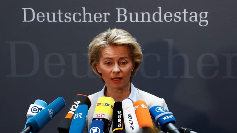 Ursula von der Leyen hat nach den jüngsten Skandalen Reformen in der Bundeswehr angekündigt.