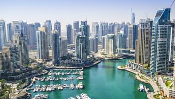 Die Dubai Marina 2016 umrankt von dutzenden Wolkenkratzern