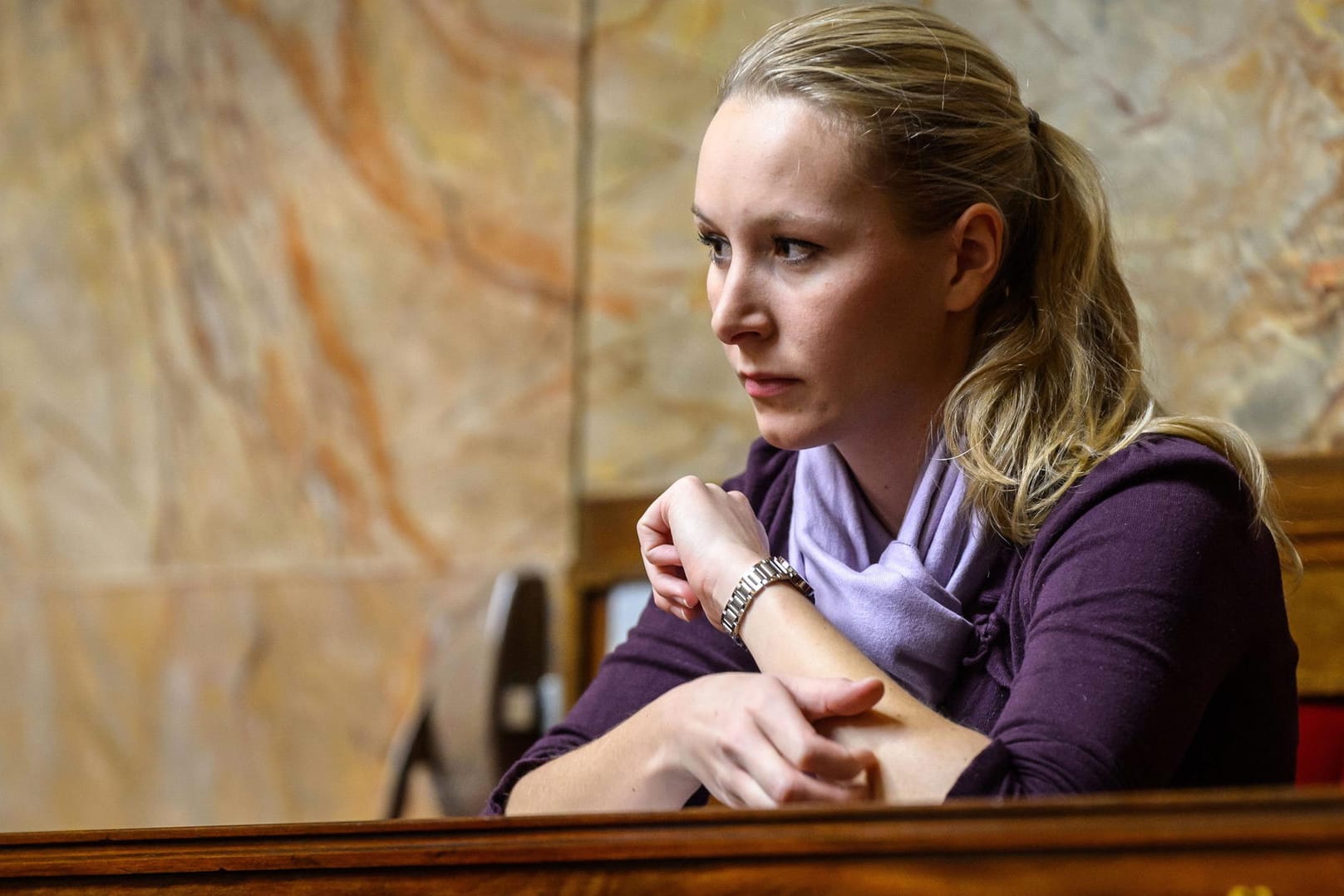 Marion Maréchal-Le Pen gibt aus persönlichen Gründen vorerst ihre politischen Ämter auf.