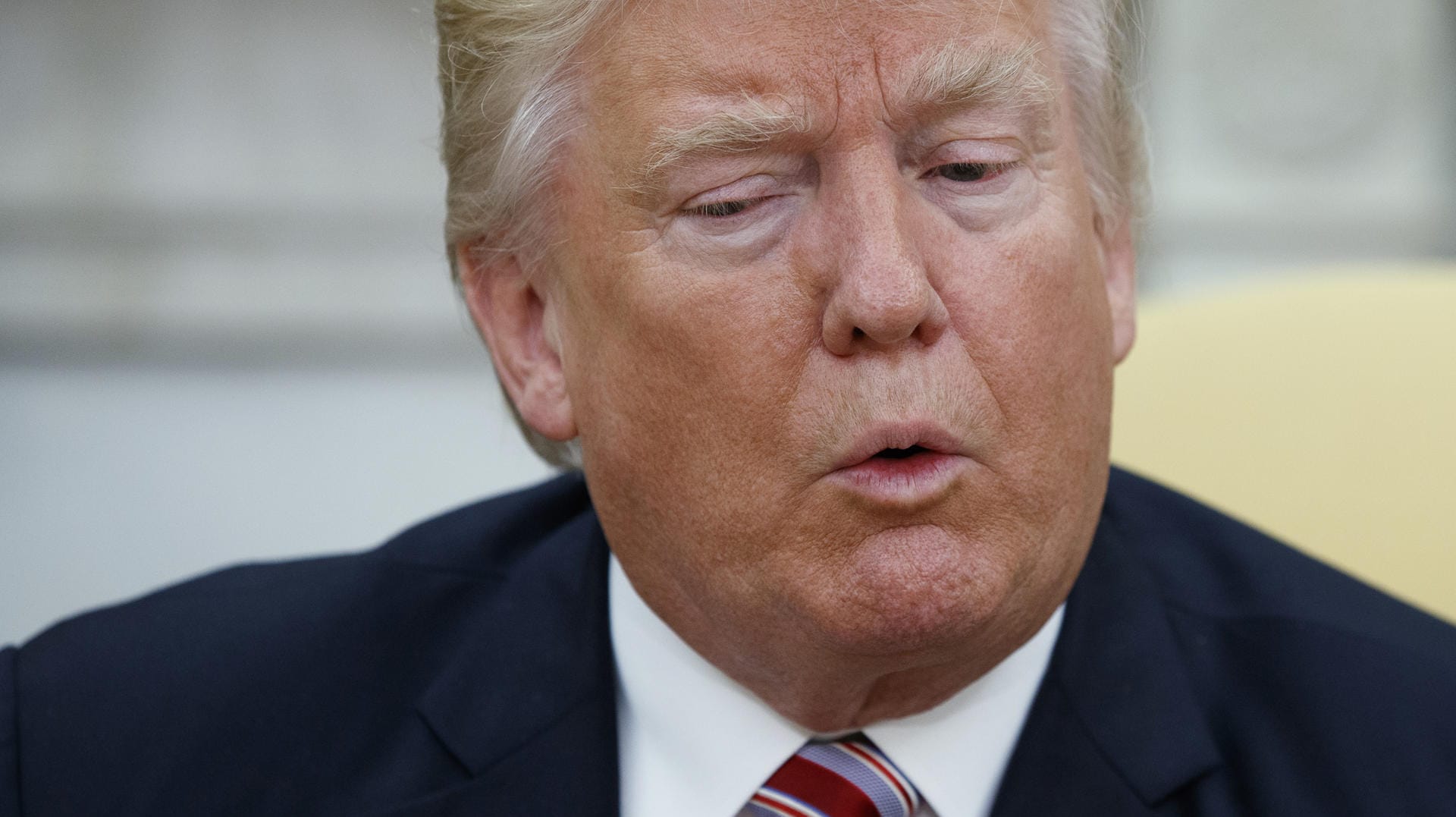 Durch die Entlassung von FBI-Chef James Comey gerät US-Präsident Donald Trump zunehmend unter Druck.