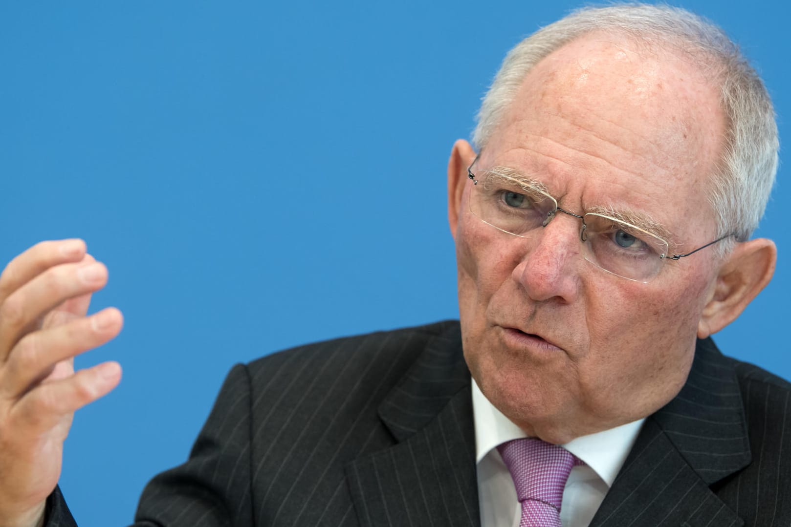 Heute stellt Bundesfinanzminister Wolfgang Schäuble (CDU) die neusten Zahlen zu den erwatenden Steuereinnahmen von Bund und Ländern vor.