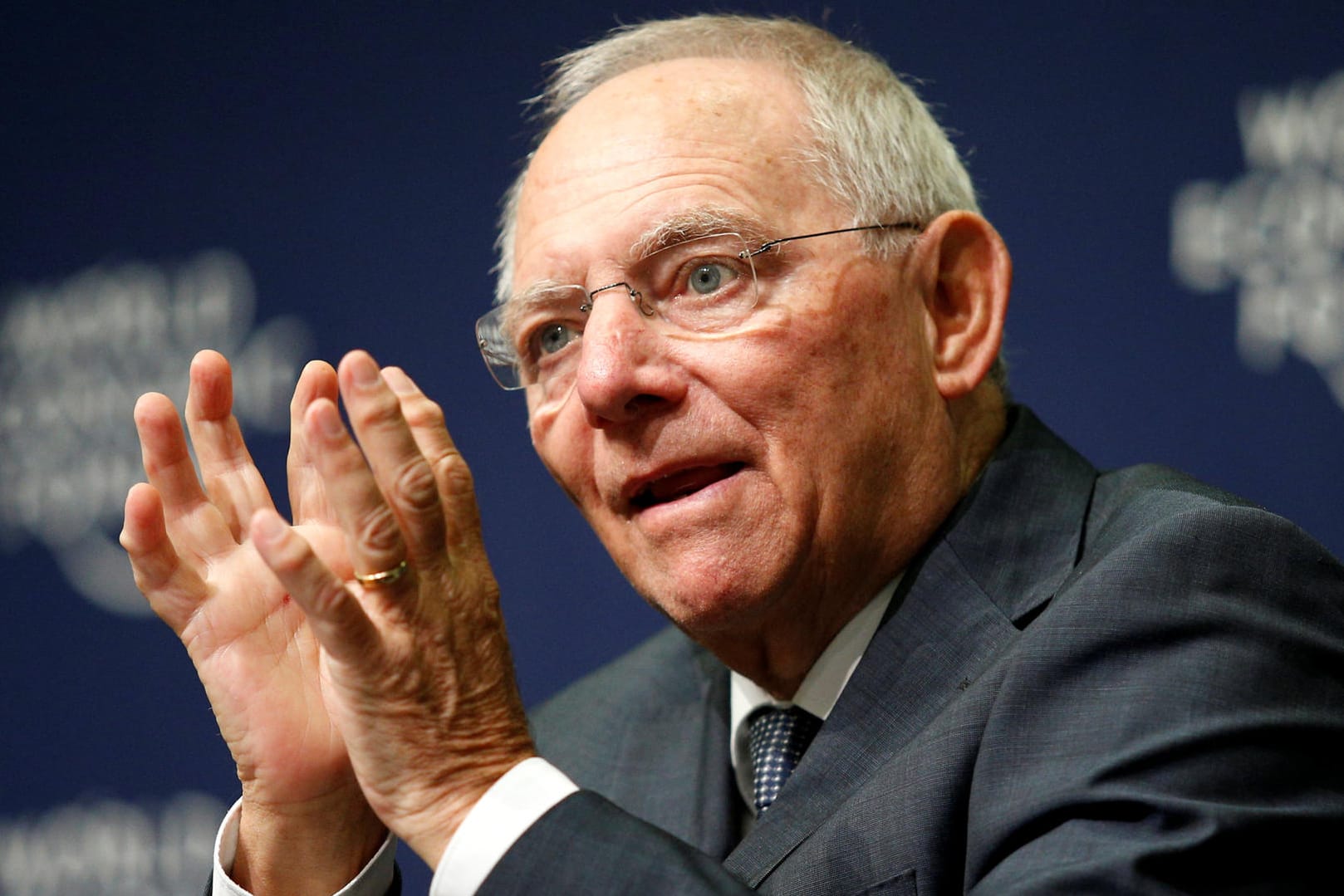 Wolfgang Schäuble sieht eine Reihe von Gemeinsamkeiten mit dem künftigen französischen Präsidenten Emmanuel Macron.