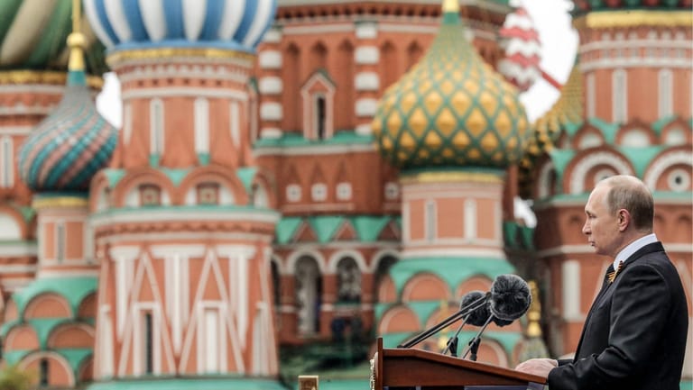 Karsparows politischer Gegner: Russlands Präsident Wladimir Putin, am "Tag des Sieges" (9.5.) in Moskau