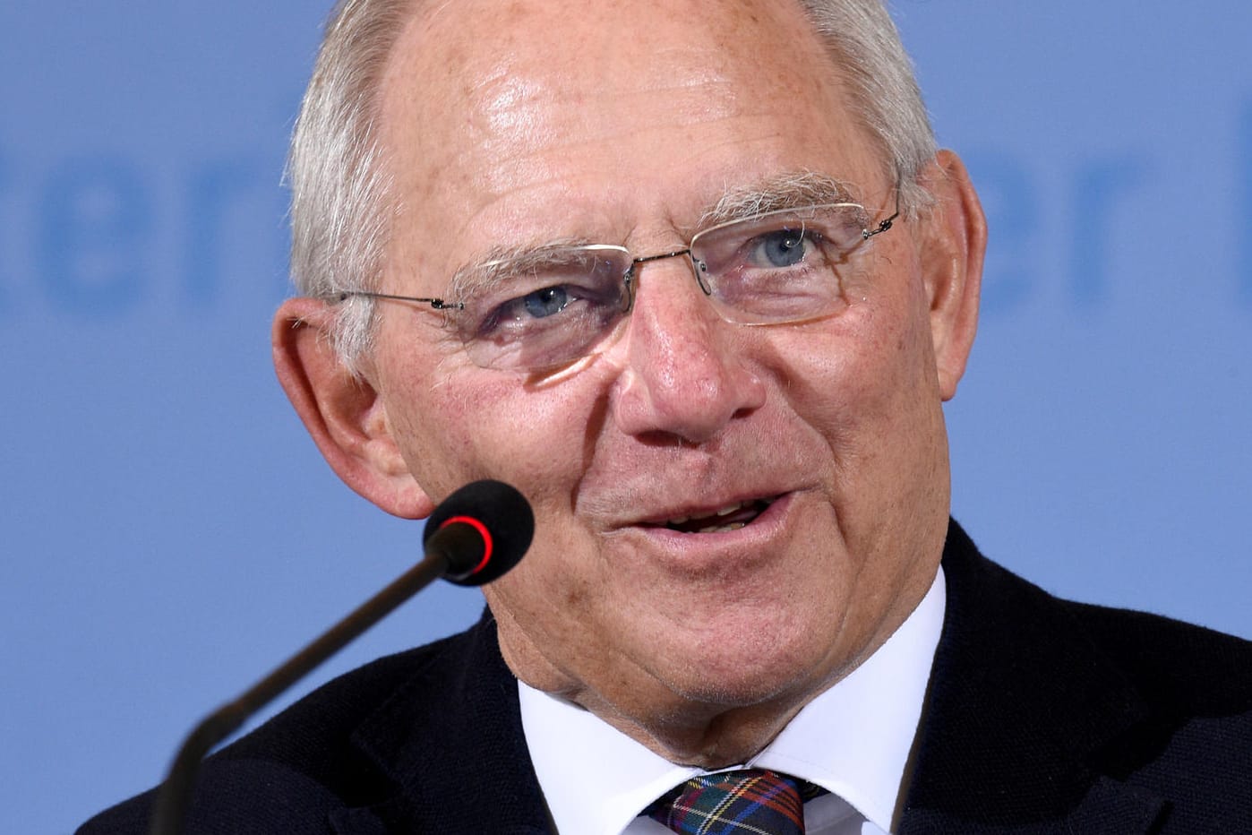 Bundesfinanzminister Wolfgang Schäuble kann sich über ein dickes Plus bei den Steuereinnahmen freuen.