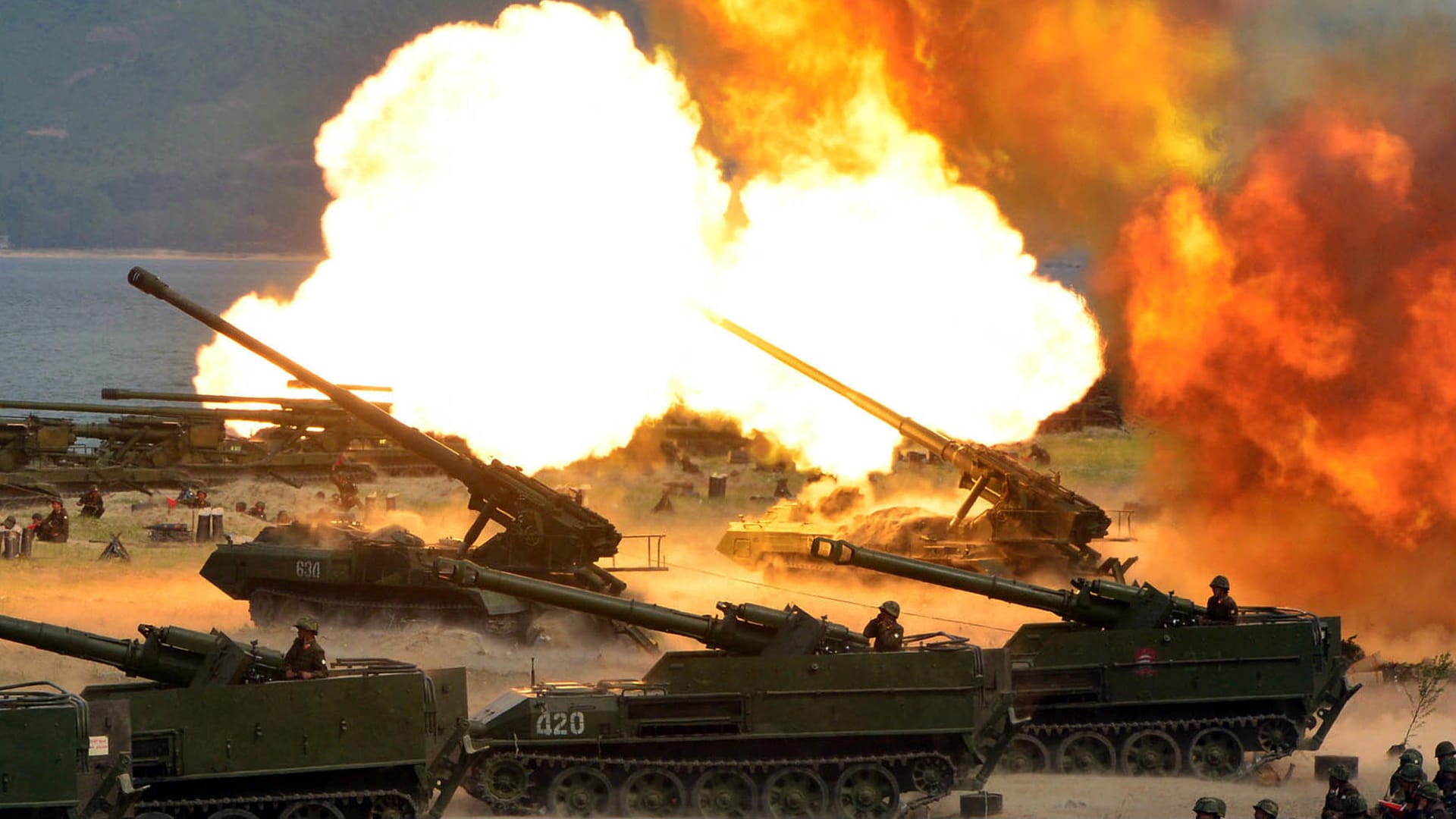 Schießübungen der nordkoreanischen Armee - Anlässlich des 85sten Jahrestages der Gründung der nordkoreanischen Armee. Schießübungen der nordkoreanischen Armee - Anlässlich des 85sten Jahrestages der Gründung der nordkoreanischen Armee.