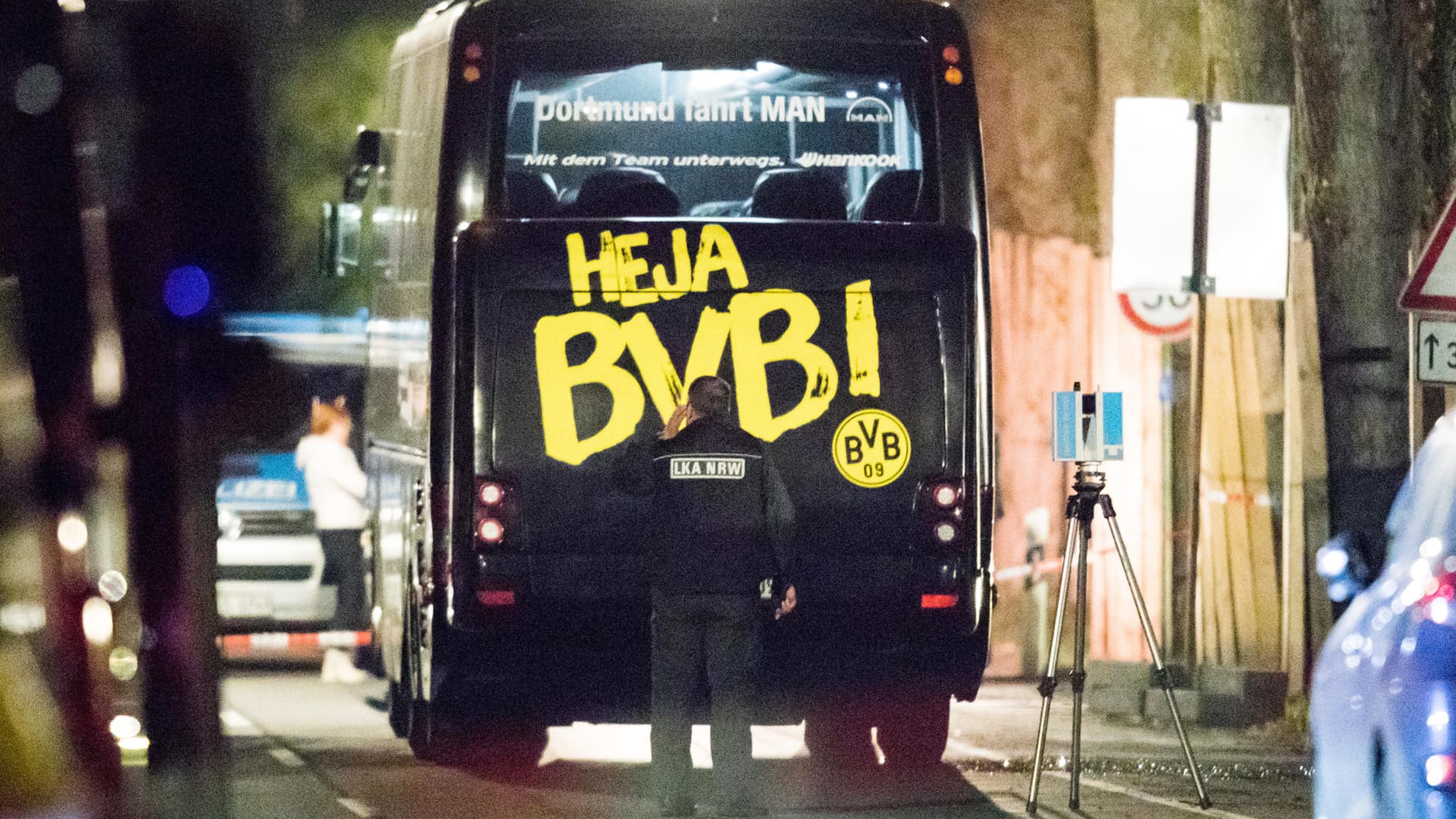 Vor dem Champions-League-Spiel gegen Monaco explodierten nahe dem BVB-Bus drei Sprengsätze.