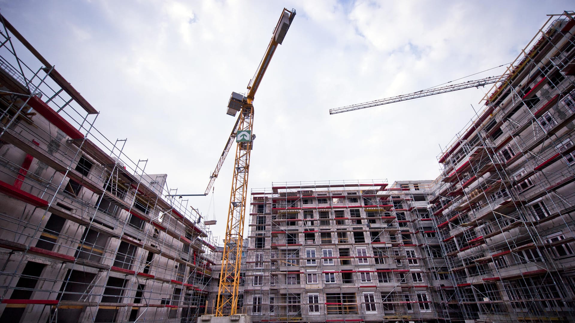 Nordrhein-Westfalen ist mit 9 301 neu gebauten Sozialwohnungen in 2016 mit Abstand Spitzenreiter im Ländervergleich. (Symbolbild) Nordrhein-Westfalen ist mit 9 301 neu gebauten Sozialwohnungen in 2016 mit Abstand Spitzenreiter im Ländervergleich. (Symbolbild)