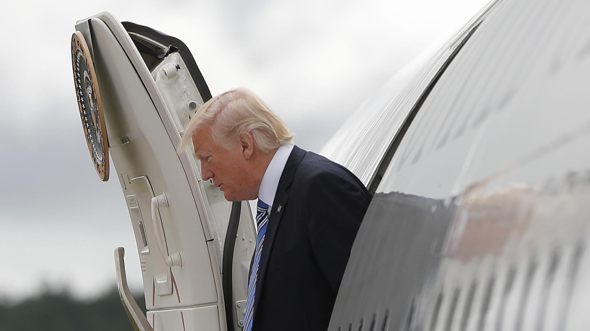 US-Präsident Donald Trump will rasch einen neuen FBI-Chef einsetzen. US-Präsident Donald Trump will rasch einen neuen FBI-Chef einsetzen.