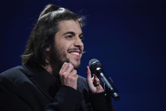 Salvador Sobral gewinnt den 62. Eurovision Song Contest.