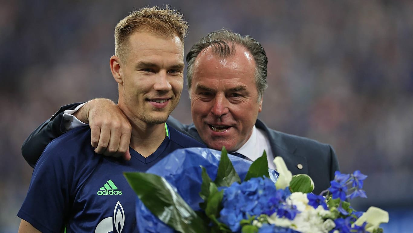 Holger Badstuber mit Schalke-Boss Clemens Tönnies.