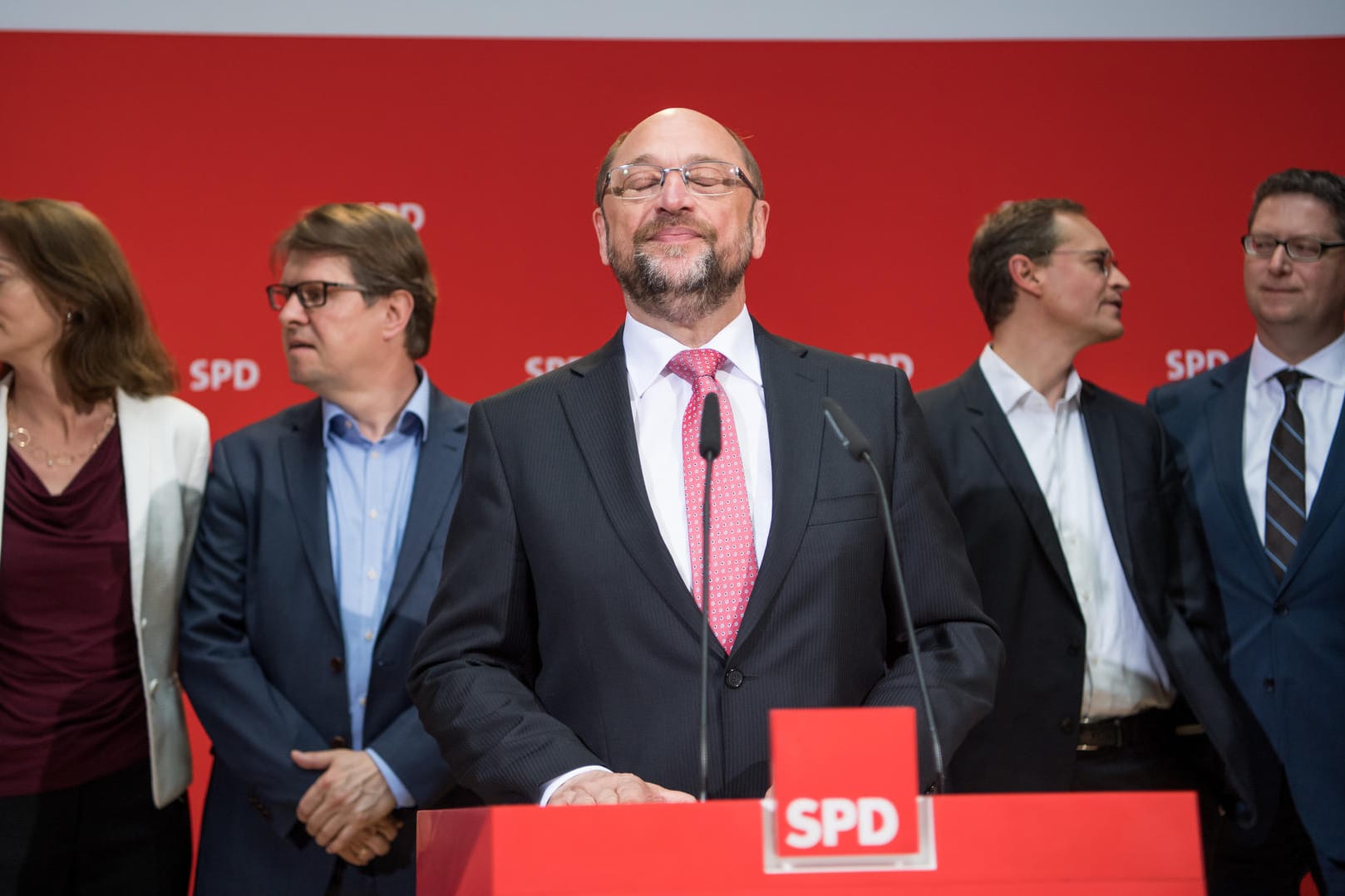 Der SPD-Vorsitzende Martin Schulz spricht zur Wahl-Niederlage in NRW.