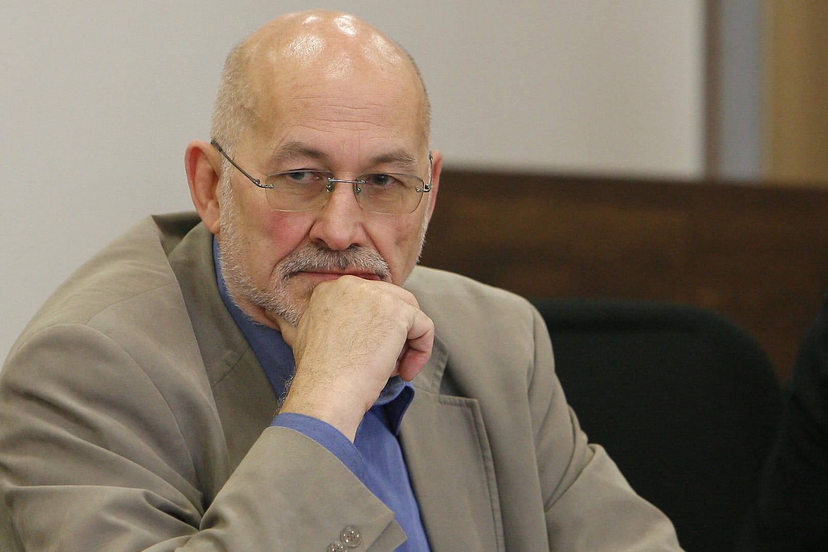 Der Rechtsextremist Horst Mahler hat sich in Deutschland der Haft entzogen.
