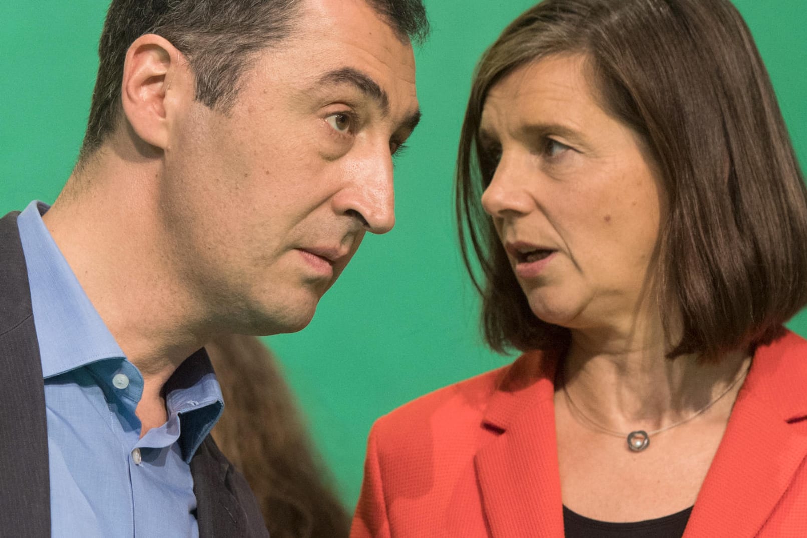 Die Grünen-Spitzenkandidaten Cem Özdemir und Katrin Göring-Eckardt musten bei der NRW-Wahl herbe Verluste hinnehmen.