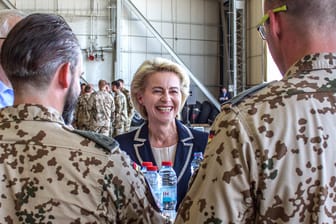 Von der Leyen prüft Umzug nach Jordanien