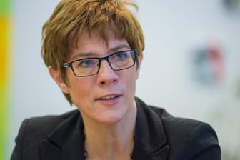 Die alte und neue saarländische Ministerpräsidentin Annegret Kramp-Karrenbauer (CDU).