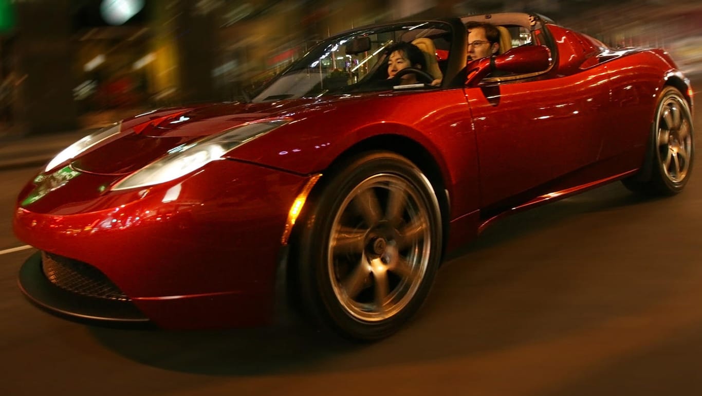 Tesla hat mit dem Roadster schon vor rund zehn Jahren gezeigt, wie viel Fahrspaß ein Elektroauto bieten kann.