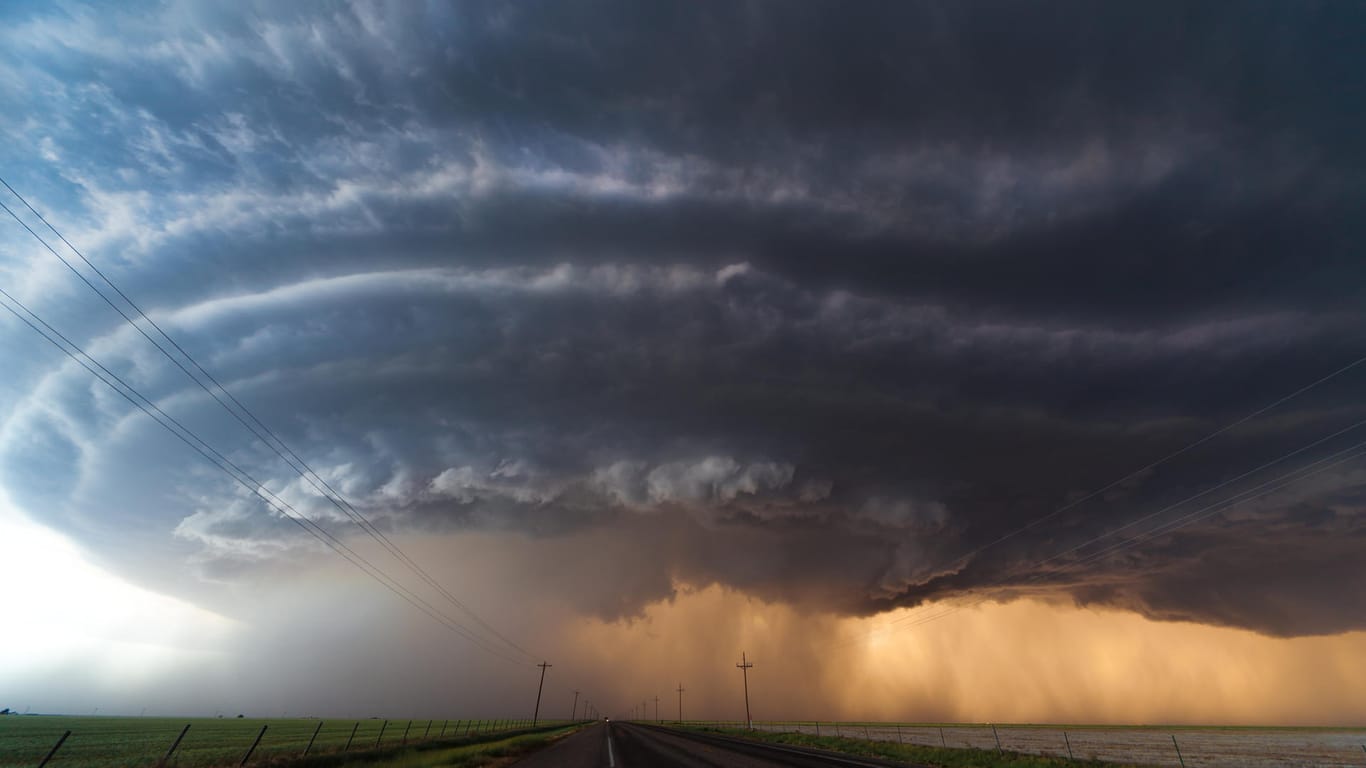 Größere Ereignisse dieser Art mit verheerenden Tornados sind vor allem aus den USA bekannt.