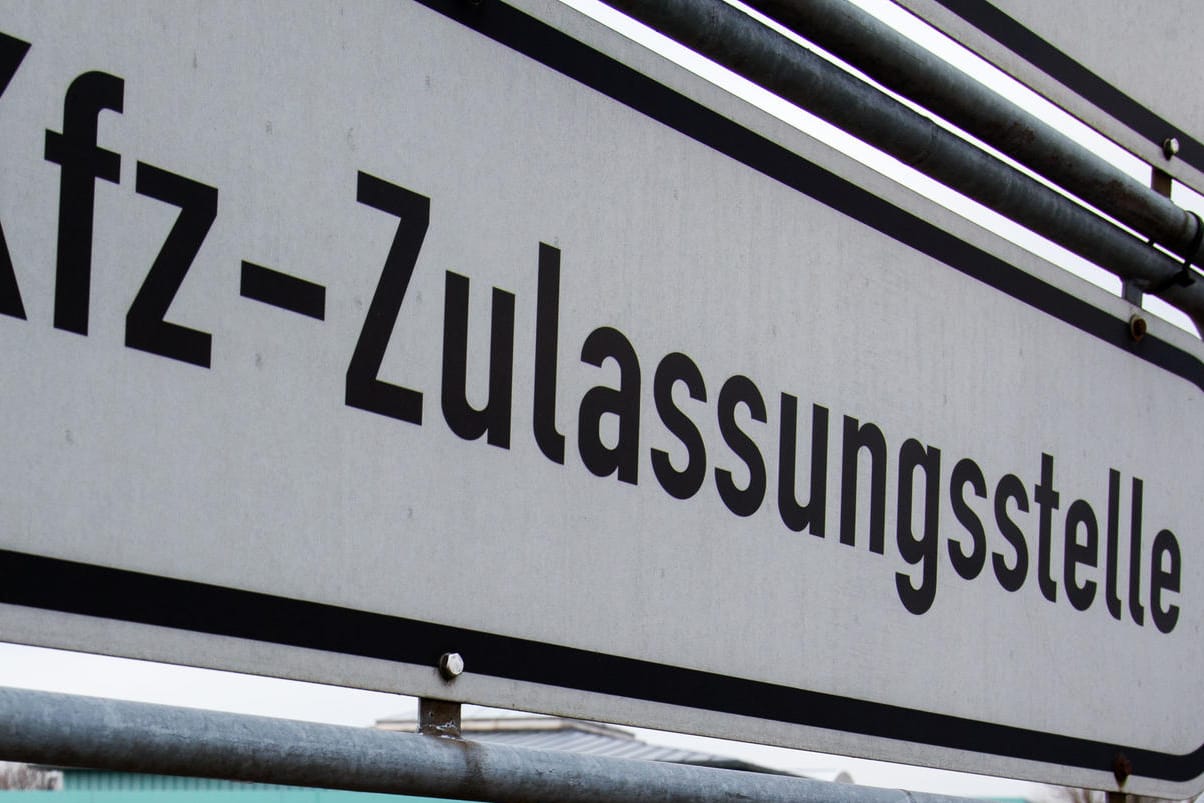 Ab nächstem Jahr soll der Besuch einer Kfz-Zulassungsstelle überflüssig sein.