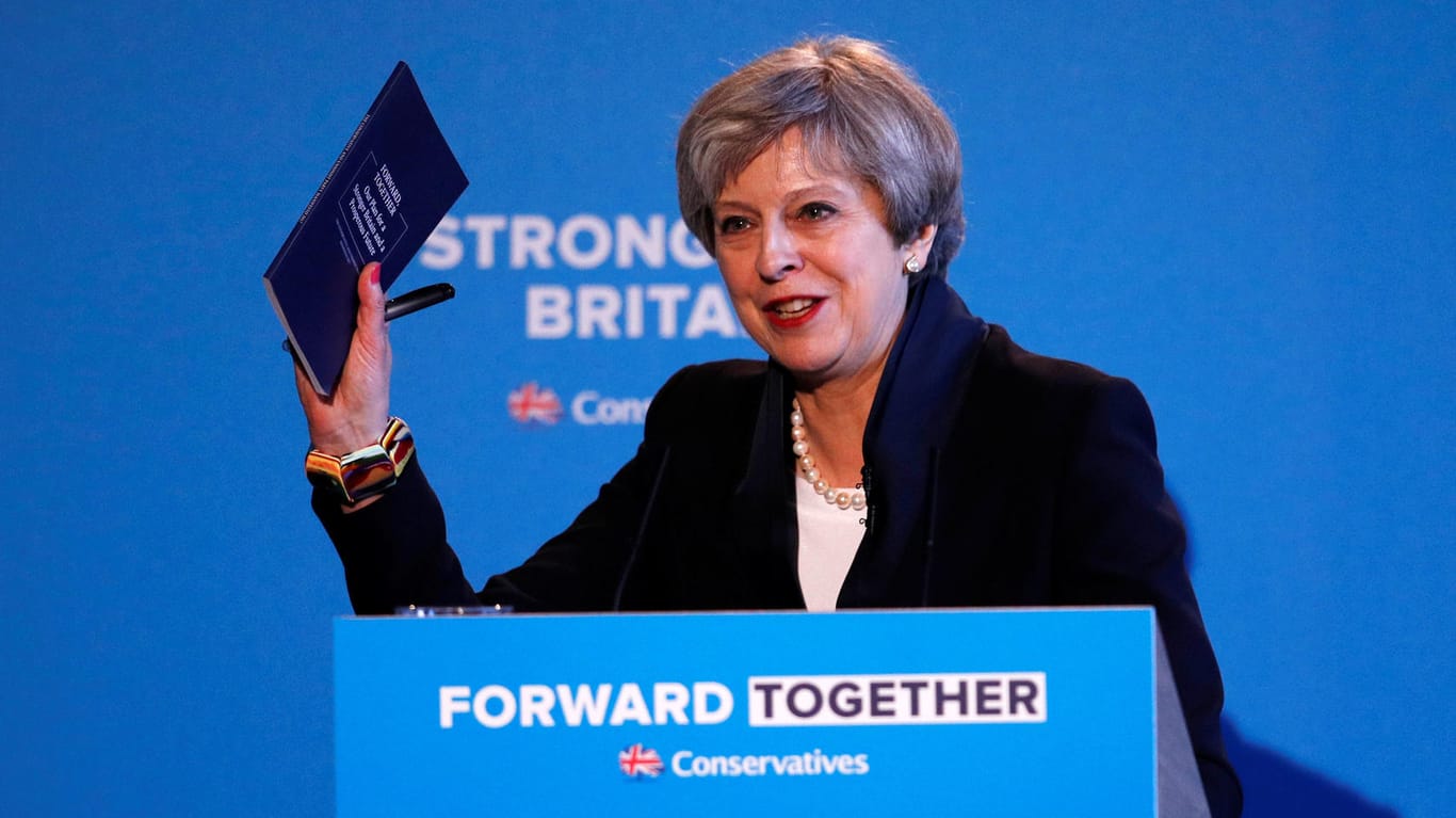 Die britische Premierministerin Theresa May stellt ihr Wahlprogramm vor.