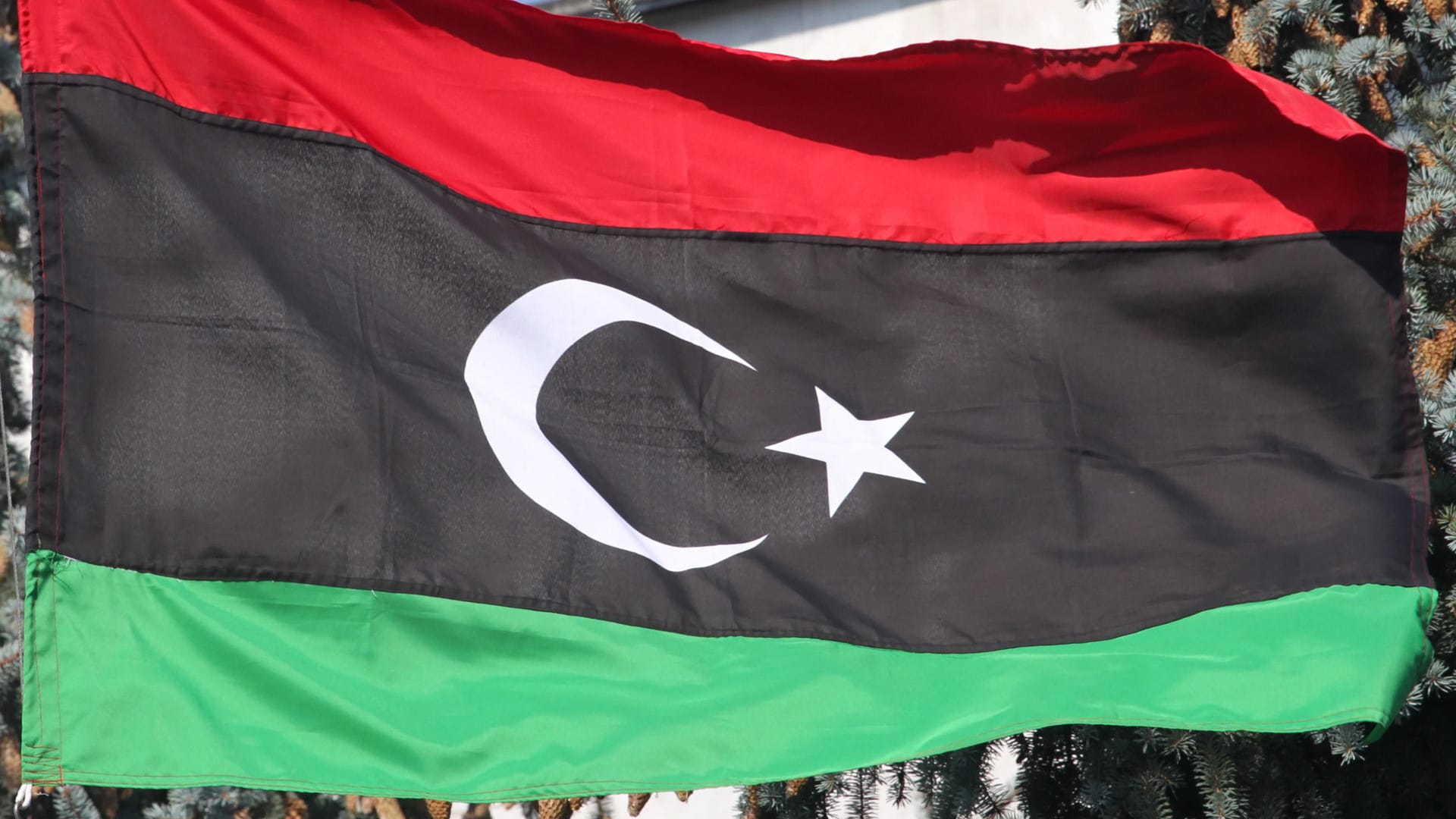 Seit dem Sturz von Libyens Machthaber Muammar al-Gaddafi im Herbst 2011 herrscht Chaos. Seit dem Sturz von Libyens Machthaber Muammar al-Gaddafi im Herbst 2011 herrscht Chaos.