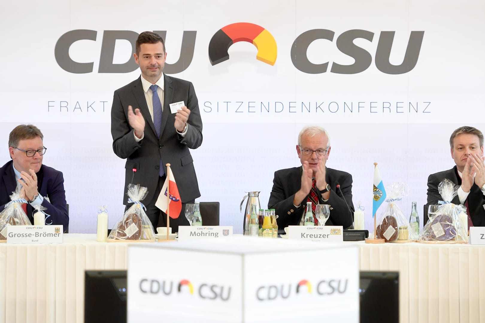Vor der Bundestagswahl probieren es CDU und CSU mit einem härteren Kurs gegen Islamisten.