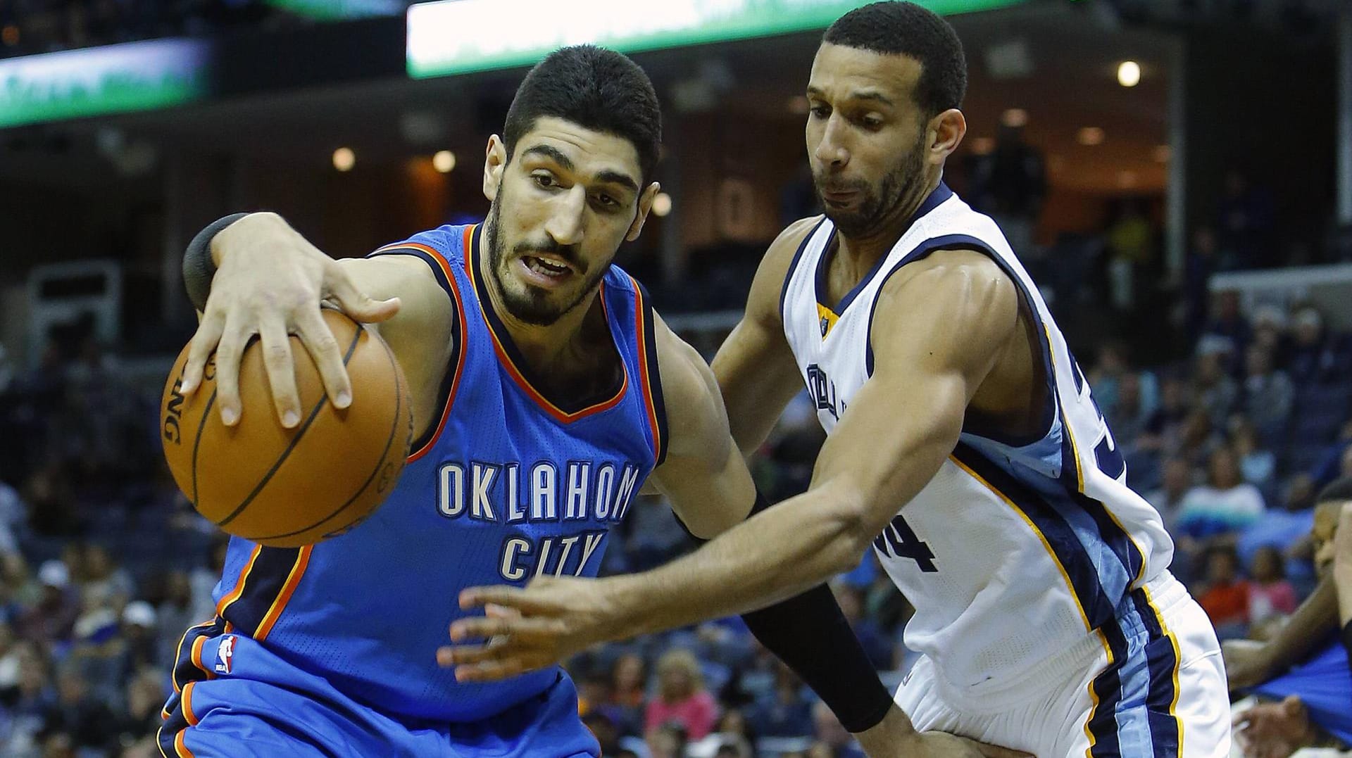 Enes Kanter (l.) spielt seit 2015 für Oklahoma City Thunder.