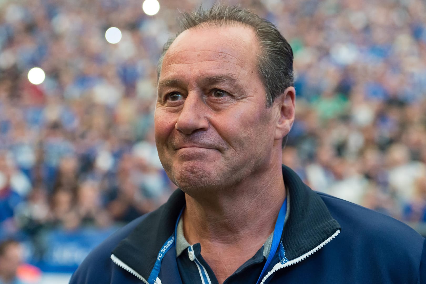 Huub Stevens bei den Feierlichkeiten zum 20-jährigen Jubiläum des Schalker UEFA-Pokalsiegs am Wochenende.