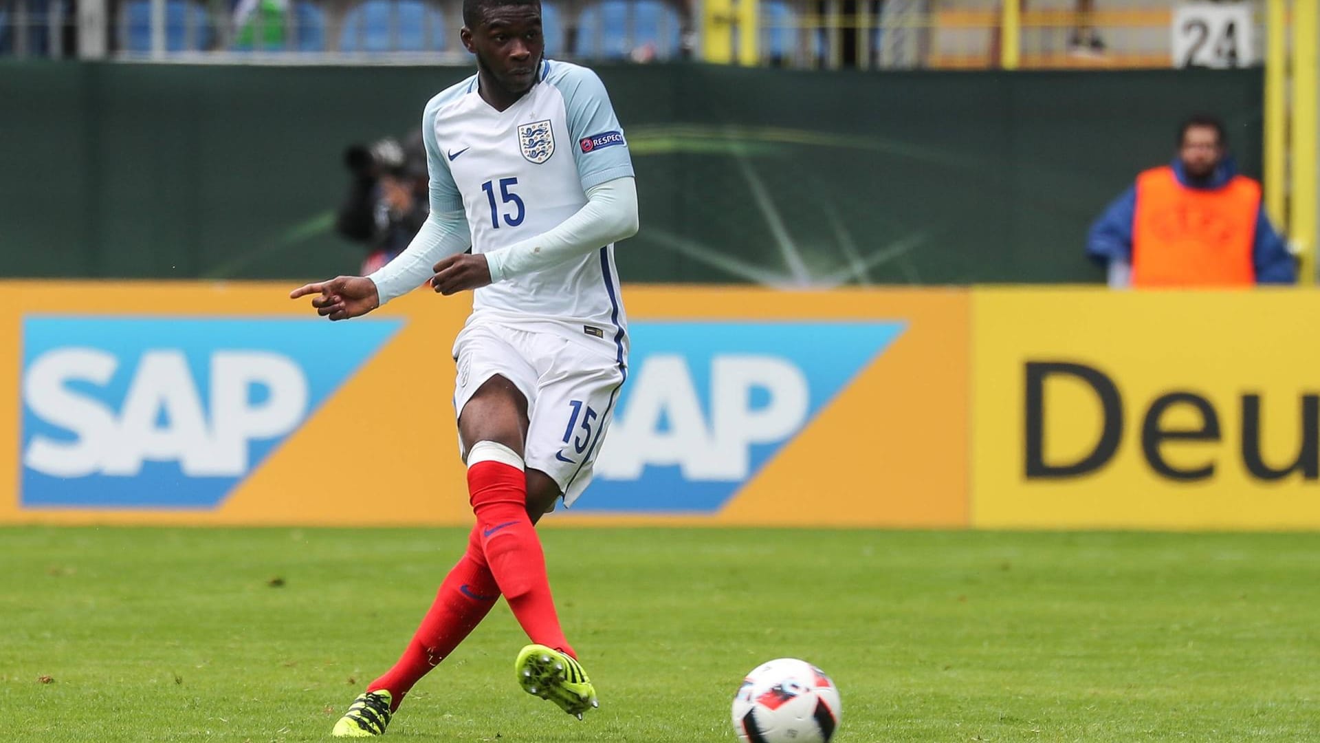 Fikayo Tomori spielte bereits für die U19 der Engländer.