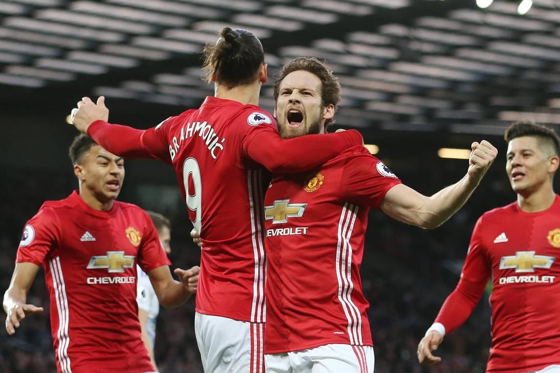 Daley Blind feiert sein Tor gegen Sunderland mit Zlatan Ibrahimovic.