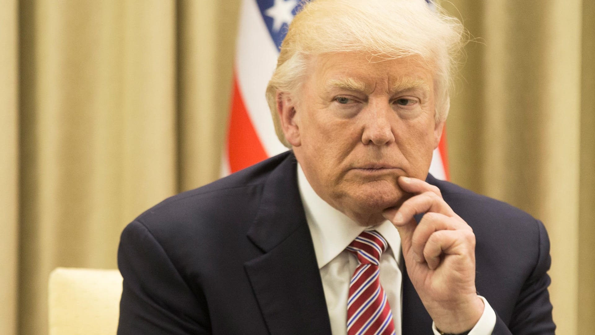 Mit großer Spannung wird Donald Trumps erster Auftritt bei der Nato erwartet.