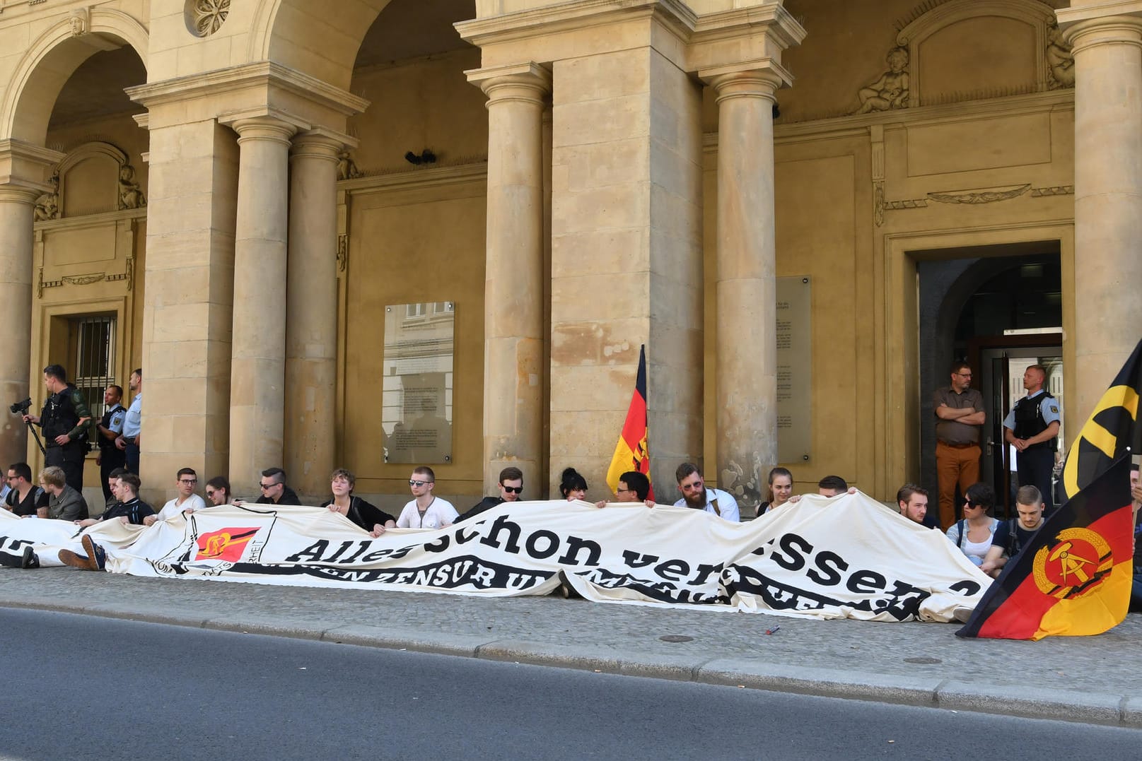 Die Protestaktion der "Identitären Bewegung" vor dem Justizministerium.