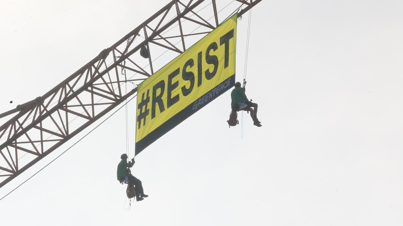 Greenpeace-Protest gegen Donald Trump in Brüssel