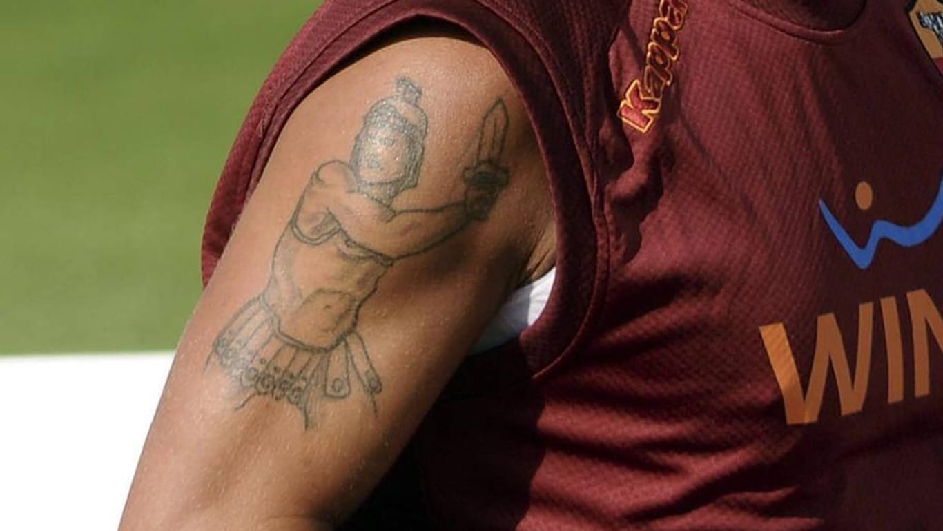 Das Gladiatoren-Tattoo von Totti auf dem rechten Oberarm.