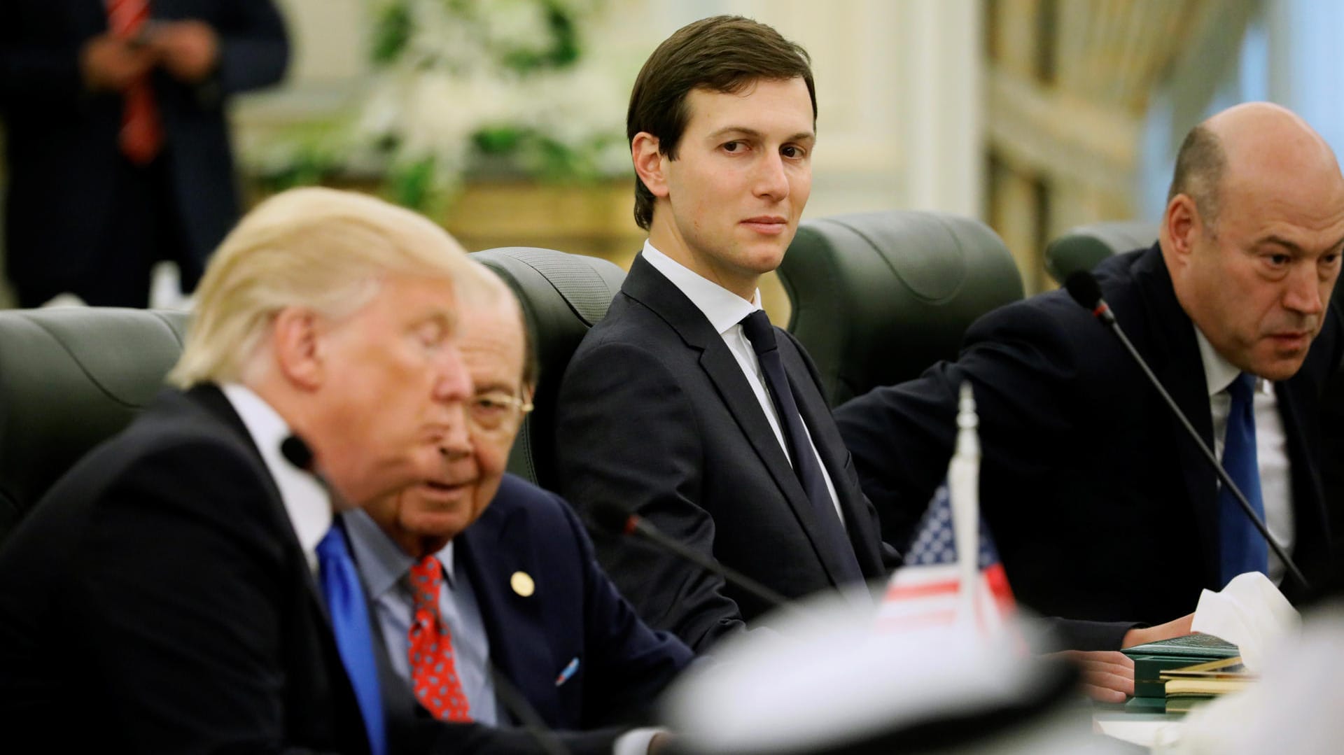 Der enge Berater und Schwiegersohn Jared Kushner ist auch auf der Auslandsreise immer in der Nähe des US-Präsidenten, wie hier bei seiner Station in Saudi Arabien.