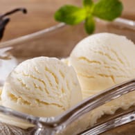 Nach den Leitsätzen des Deutschen Lebensmittelbuches muss im "Vanilleeis" natürliches Vanillearoma verwendet werden