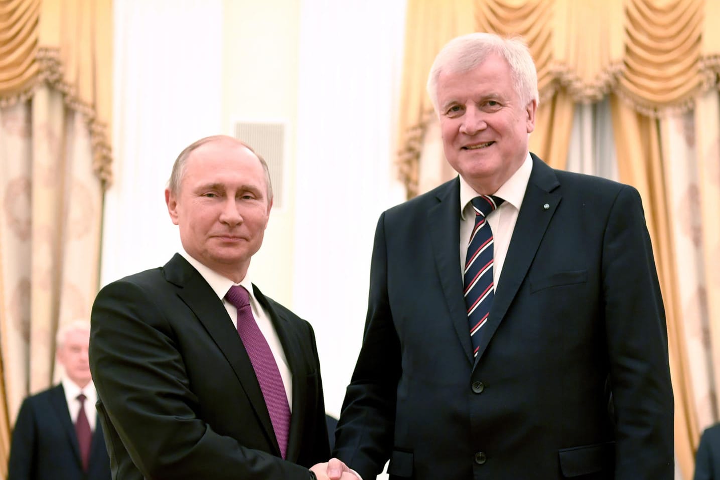 Der bayerische Ministerpräsident Horst Seehofer (CSU) bei seinem Besuch bei Putin im März.