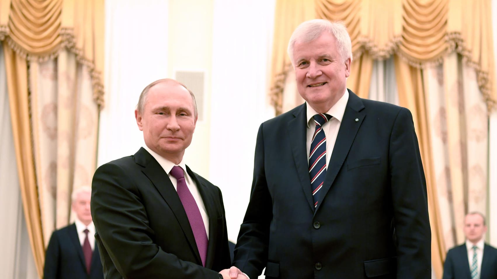 Der bayerische Ministerpräsident Horst Seehofer (CSU) bei seinem Besuch bei Putin im März.