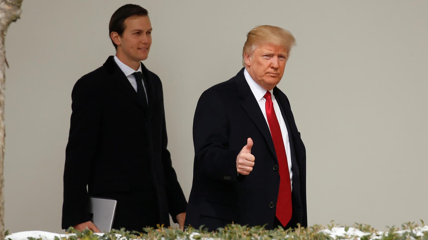 Der US-Präsident und sein Berater - Jared Kushner gerät in der Russland-Affäre immer stärker unter Druck. Der US-Präsident und sein Berater - Jared Kushner gerät in der Russland-Affäre immer stärker unter Druck.