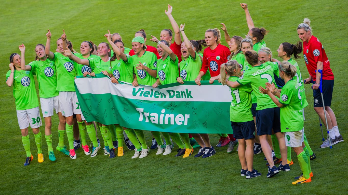 Jubel bei den Frauen des VfL Wolfsburg.