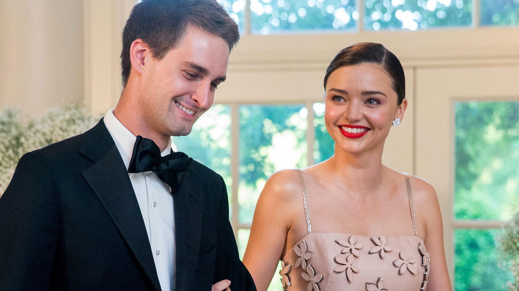 2016 gaben Evan Spiegel und Miranda Kerr ihre Verlobung bekannt. 2016 gaben Evan Spiegel und Miranda Kerr ihre Verlobung bekannt.