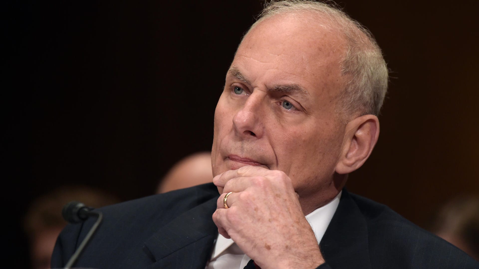 John F. Kelly zieht eine Verschärfung des Laptop-Verbotes in Betracht.