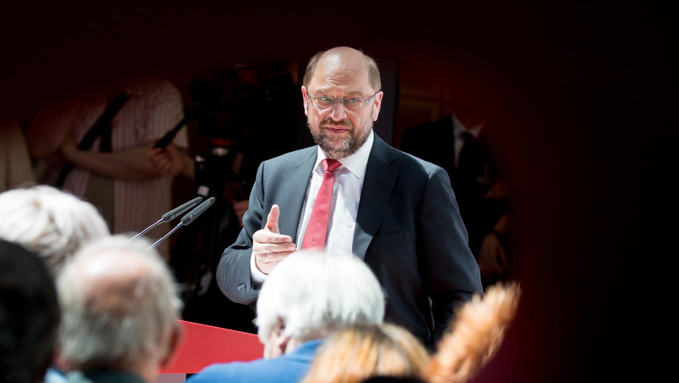 Martin Schulz (SPD) fordert, sich US-Präsident Donald Trump in den Weg zu stellen.